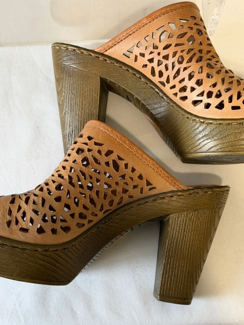 Born Kismet Block Heel Mules - Picture 9 of 13
